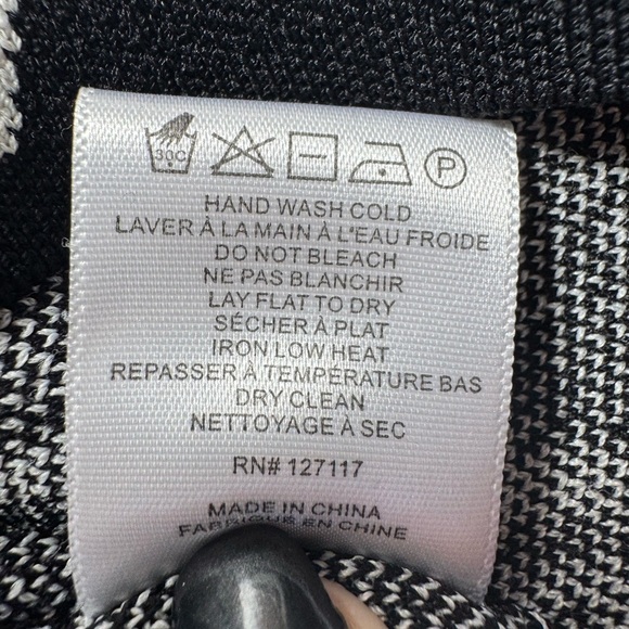 Belle Badgley Mischka Black White Long sleeve BodyCon Full Zip Knit Dress Medium - Picture 8 of 9